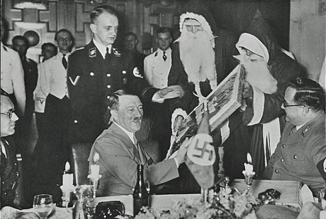 3-hitler-christmas