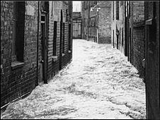 flooding-of-parkers-lane-newtown-64